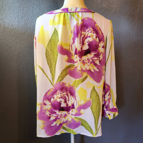 Worthington Women's Long Sleeve VNeck Spring Purple Yellow Floral Blouse Plus 3X - Picture 3 of 7